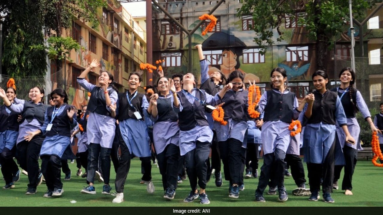CBSE Class 10 Result 2026: Who Will Provide Printed Marksheet? Check Passing Documents Guide Here