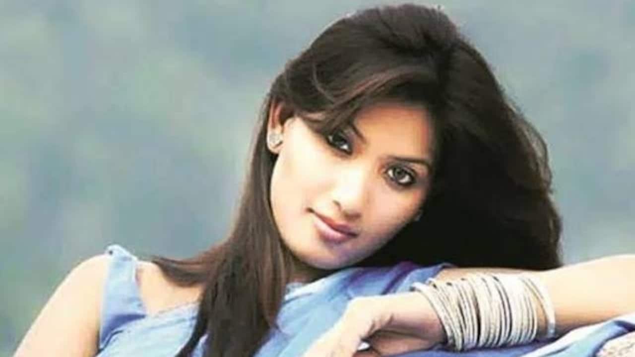 Two Actors, A Fake Film Offer, Then A Murder: It Began On Kareena Kapoor's Heroine Set