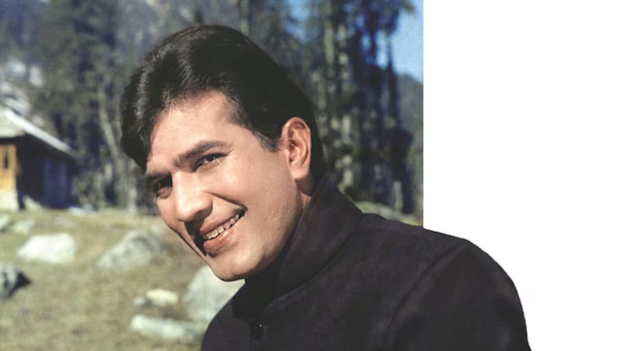 When Rajesh Khanna's Alleged Girlfriend Claimed He "Invited" His Own Death: 'He Would Cry All Day Long'