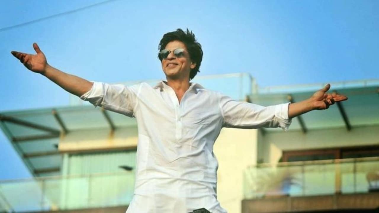 How Shah Rukh Khan's Rs 300 Crore Mannat Became Mumbai's Biggest Fan Landmark