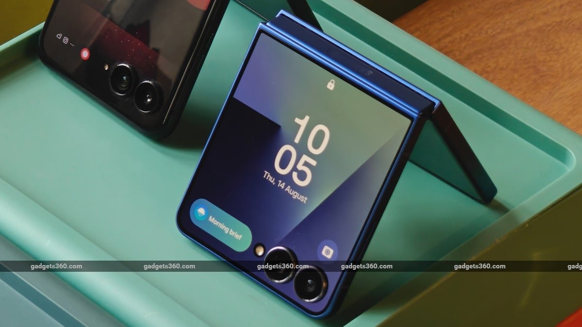 Samsung Patent Reportedly Shows Galaxy Z Flip Design With 360-Degree Fold, Curved Outer Display