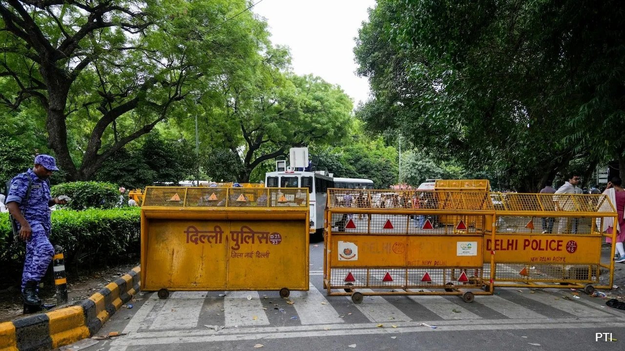 Large Gatherings Banned, Cops Geared Up: Delhi's Plan For Parliament March