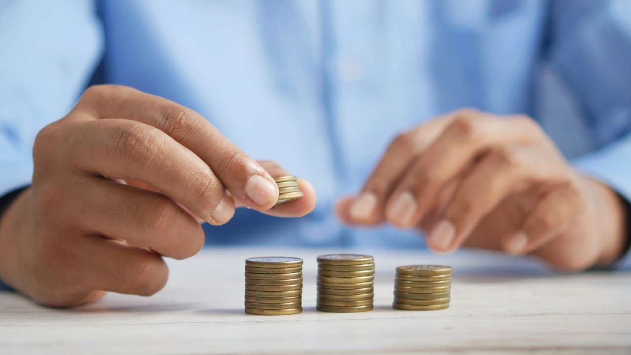 One Rs 10 Lakh FD Or 10 FDs Of Rs 1 Lakh Each? Which Option Is Better