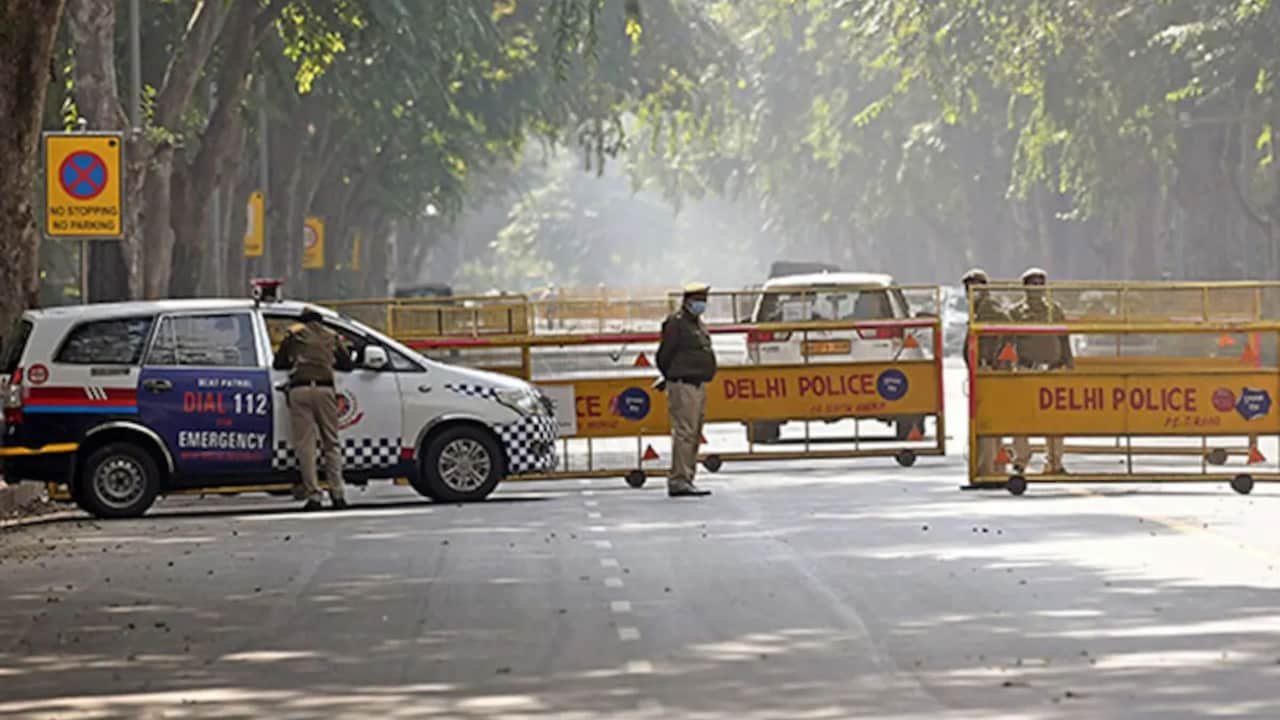 Delhi Police Issues Traffic Advisory For Monsoon Session: Roads To Avoid, Alternate Routes