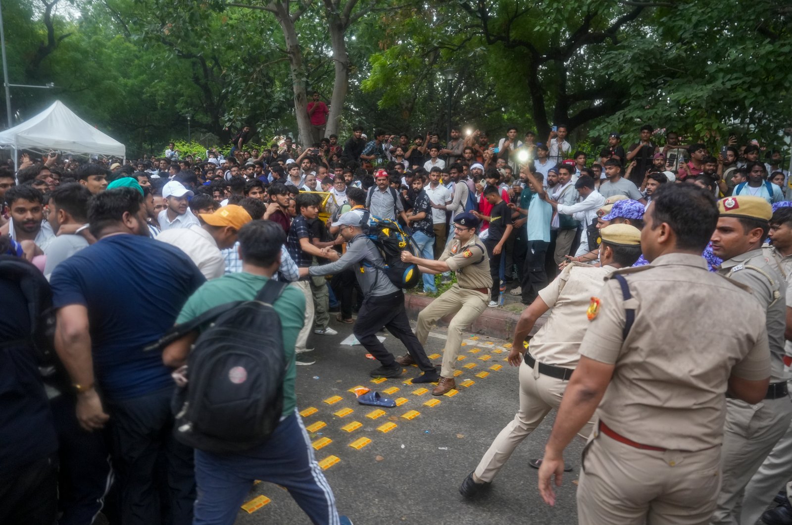 CJP Protest In Delhi LIVE: Protesters And Delhi Cops Clash At Jantar Mantar