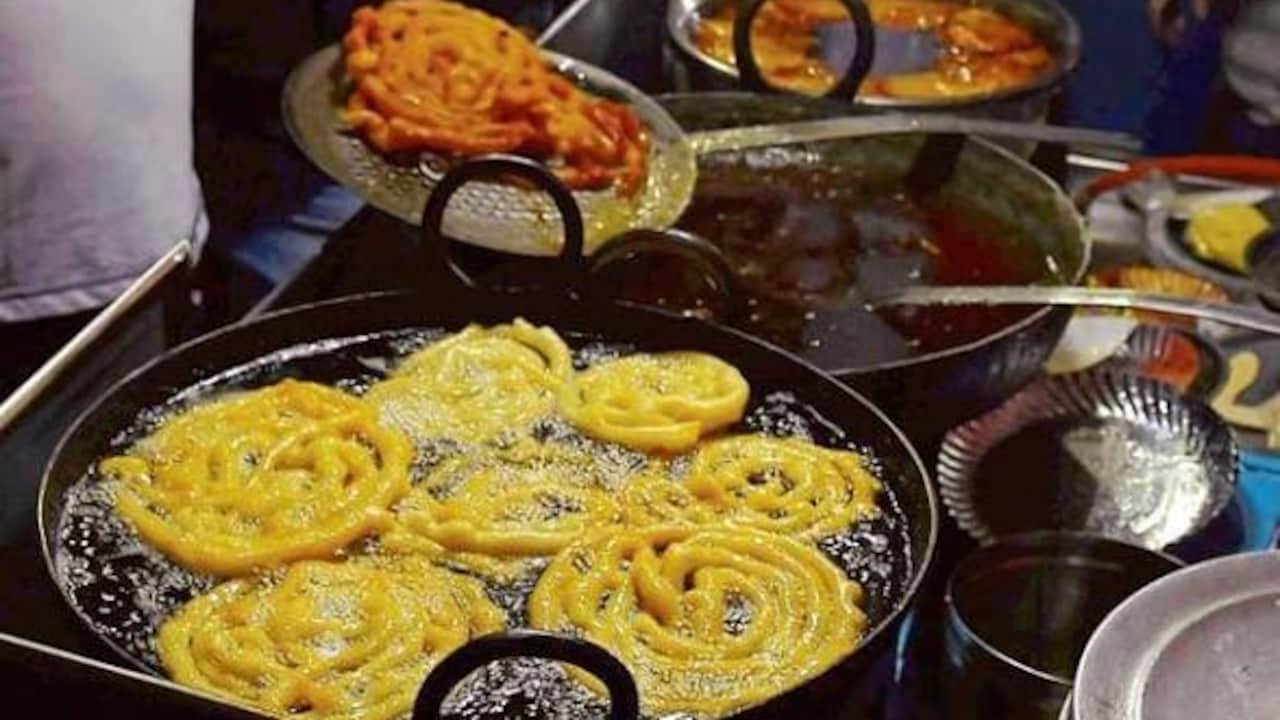 Tukaram Mundhe's Crackdown Working? Viral Post Claims Jalebi Has Lost Its Bright Orange Colour