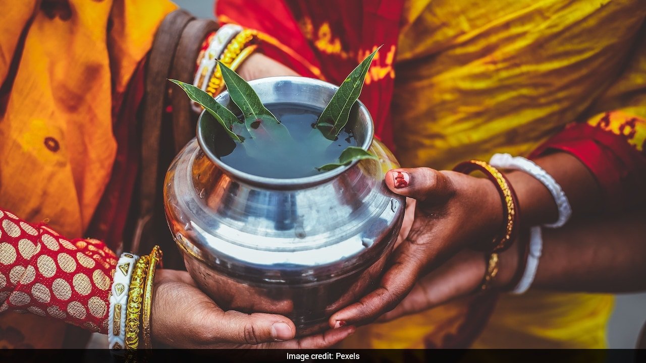 Rs 5 Lakh Silver Lota Accidentally Discarded, Indore Civic Workers Search Through Tonnes Of Garbage