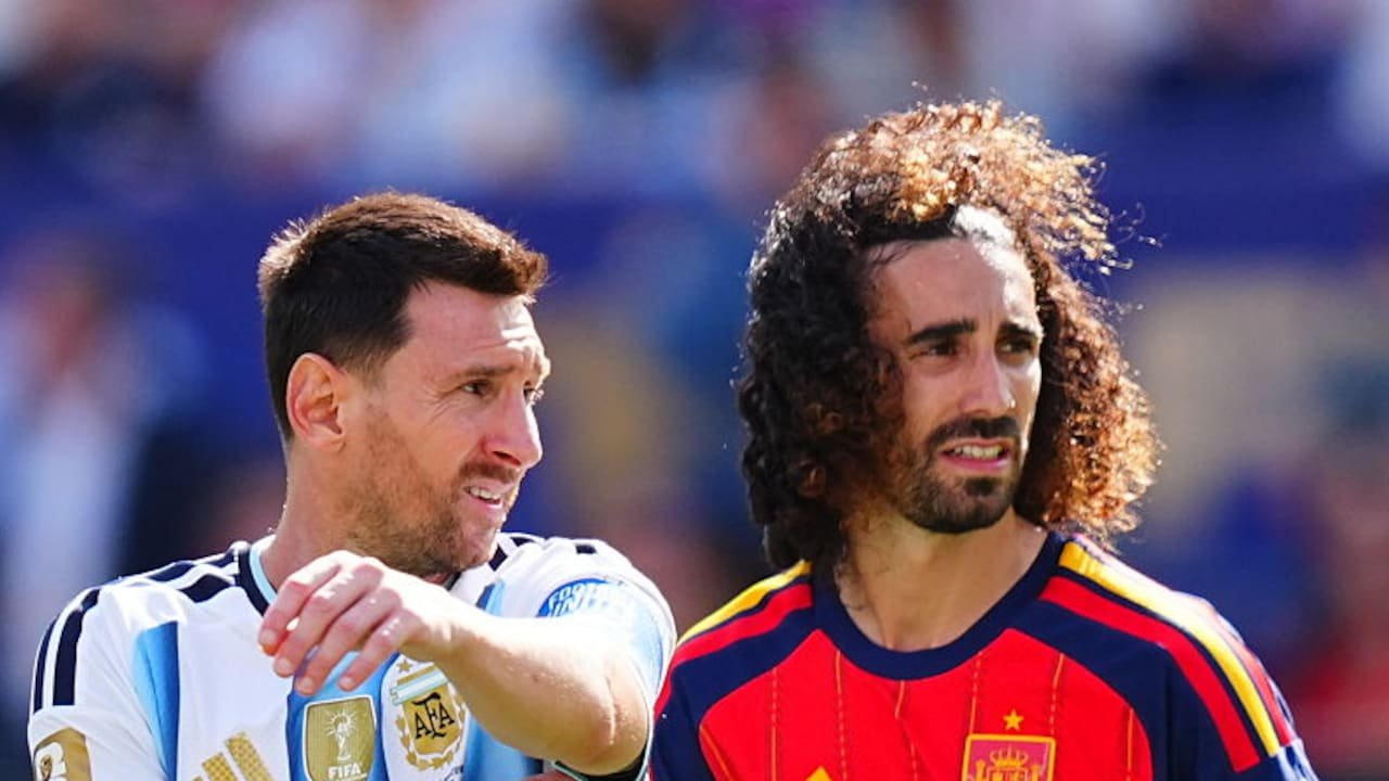 Lionel Messi Tried To Divert Referee's Attention Using 'Fake Injury' As Enzo Fernandez Got Red Card. Video