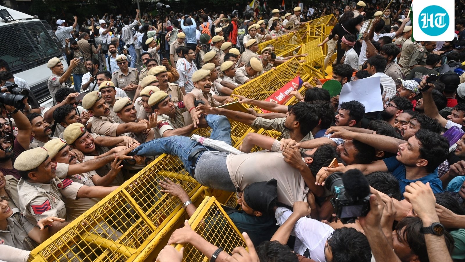 FTII students association backs CJP, Sonam Wangchuk-led protests against paper leaks