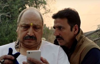 'Akshay Kumar Reads Lines On Teleprompter': Toilet Ek Prem Katha Co-Star