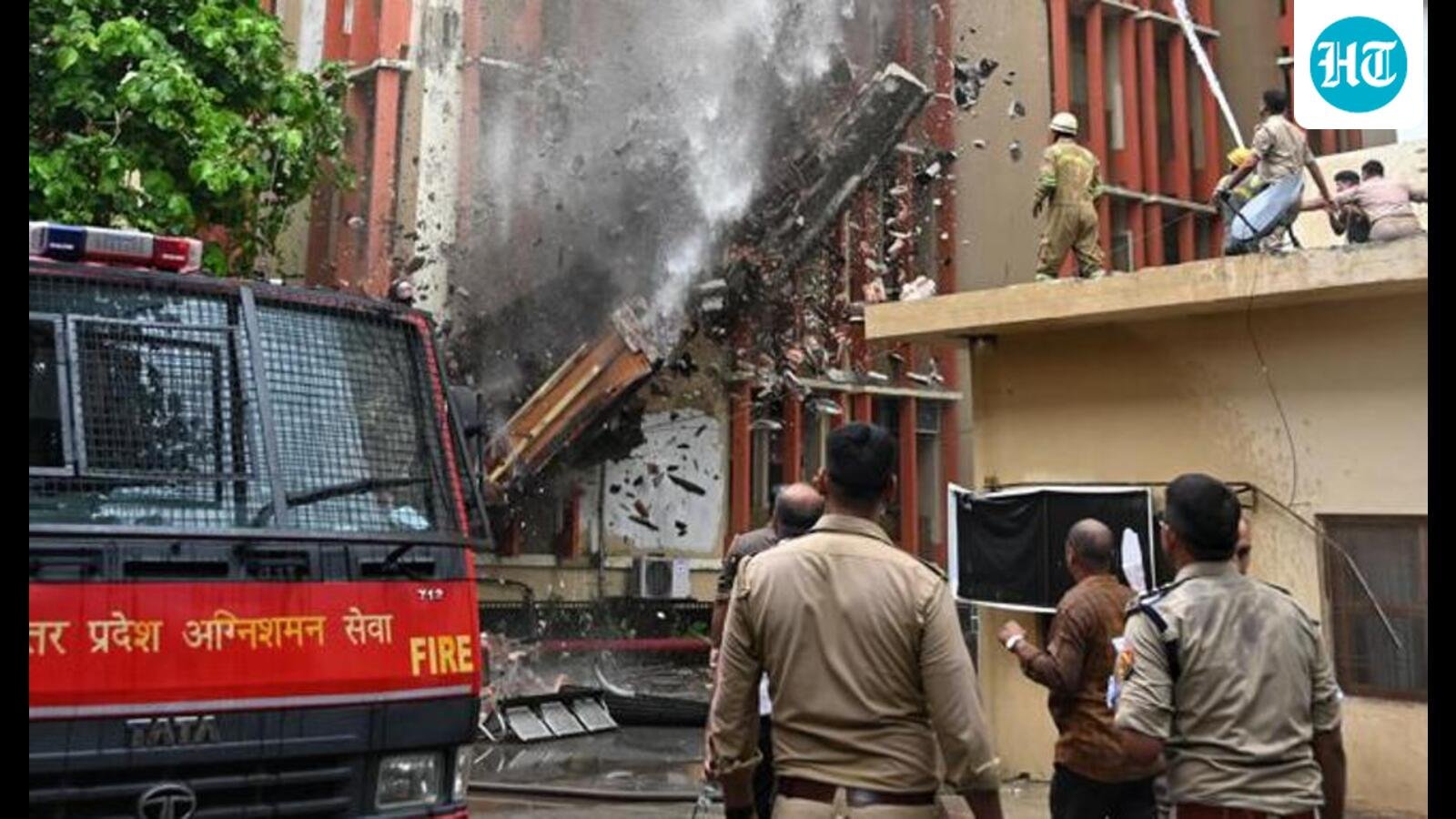 Blaze engulfs fourth floor of Jawahar Bhawan complex in Lucknow; no casualties