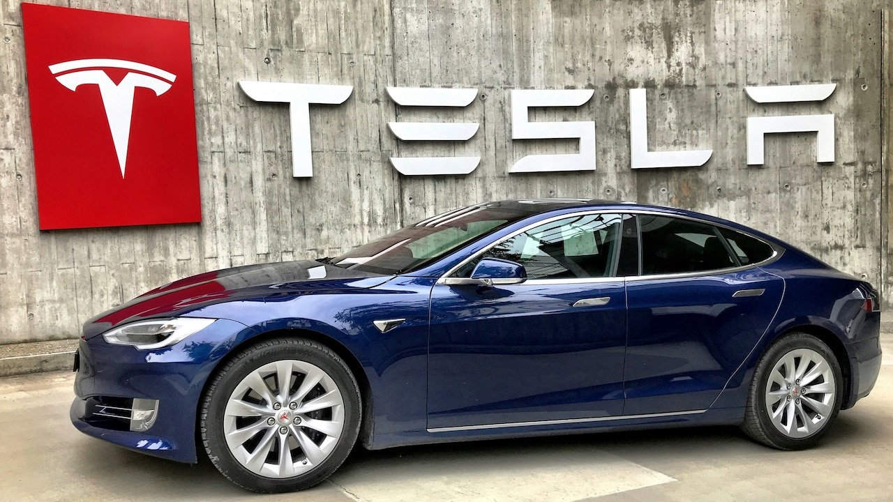 Tesla Reports First Cash Burn In Two Years: Q2 Profit Slides Amid High Spends Over Musk's AI Goals