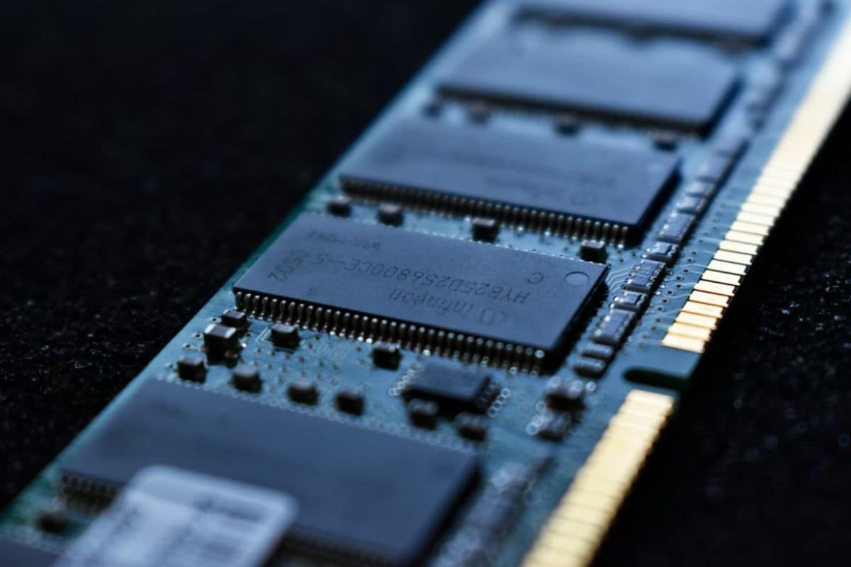 Memory and Storage Chip Prices Tipped to Crash Next Year, But the Shortage Could Last Longer