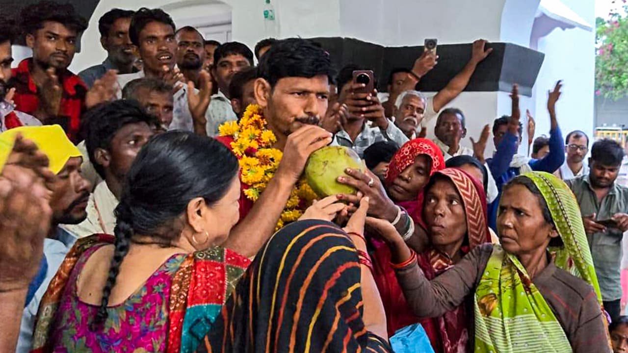 After 18 Days, Ken-Betwa Protest Leader Ends Hunger Strike; Vows To Continue Movement