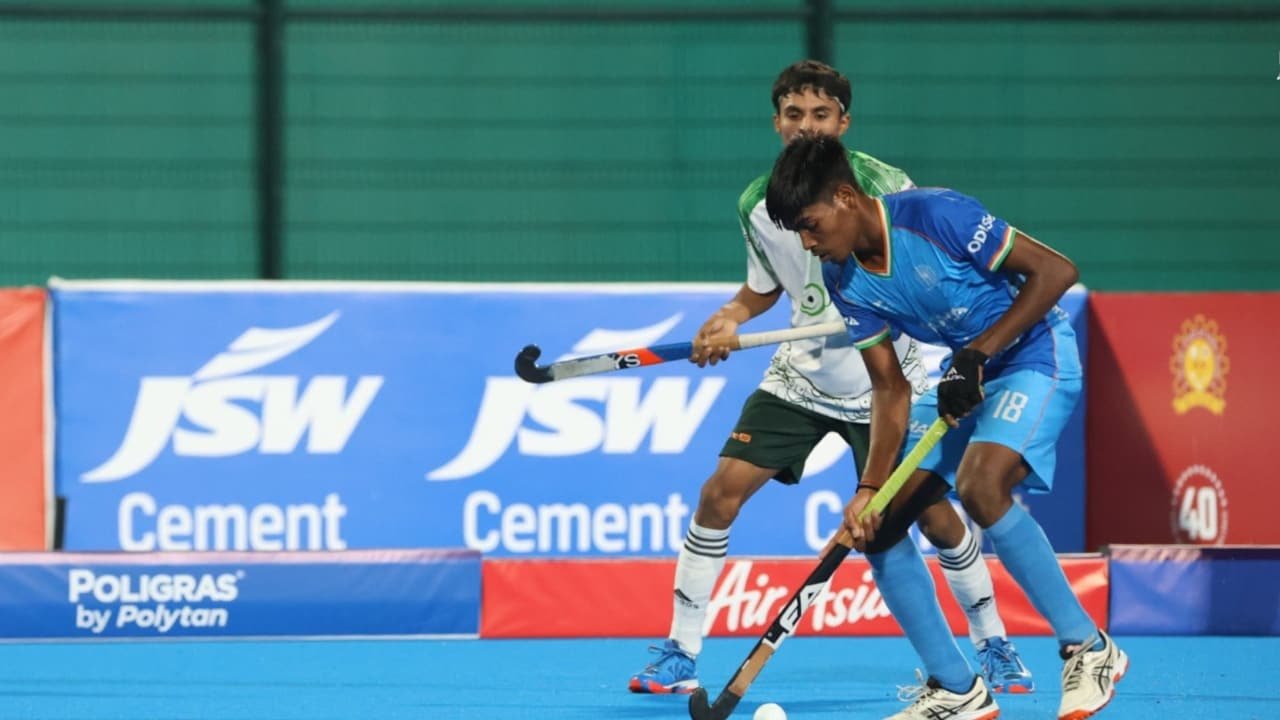 Pakistan Hockey Team Embarrasses Itself With Epic Blunder vs India