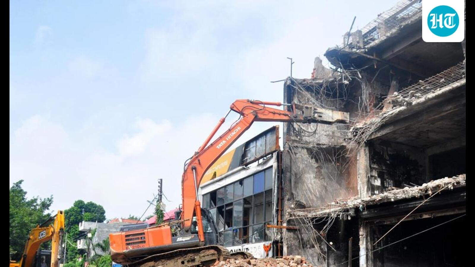 LDA demolishes Aliganj building where fire killed 15