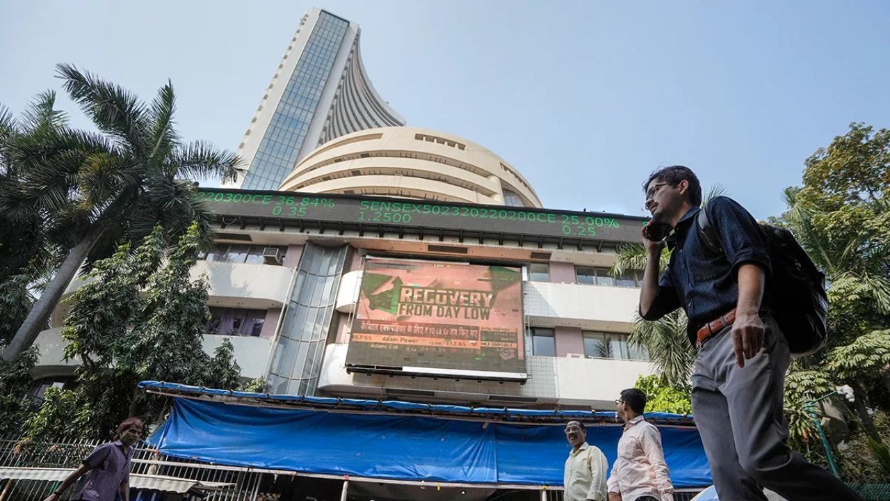 Mcap Of Nine Of Top-10 Most Valued Firms Erodes By Rs 2.74 Lakh Crore; HDFC Bank Takes Biggest Hit
