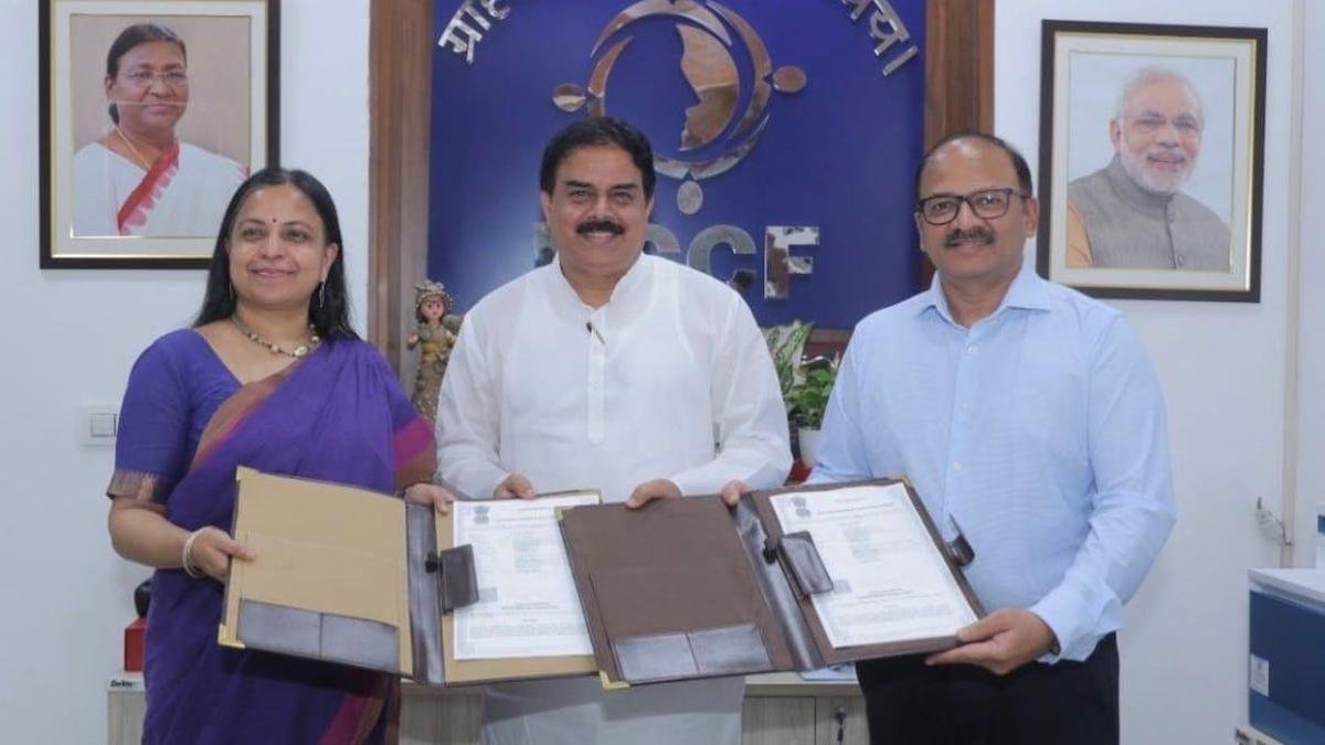 MoU signed to establish 1,000 Mee Marts across Andhra Pradesh