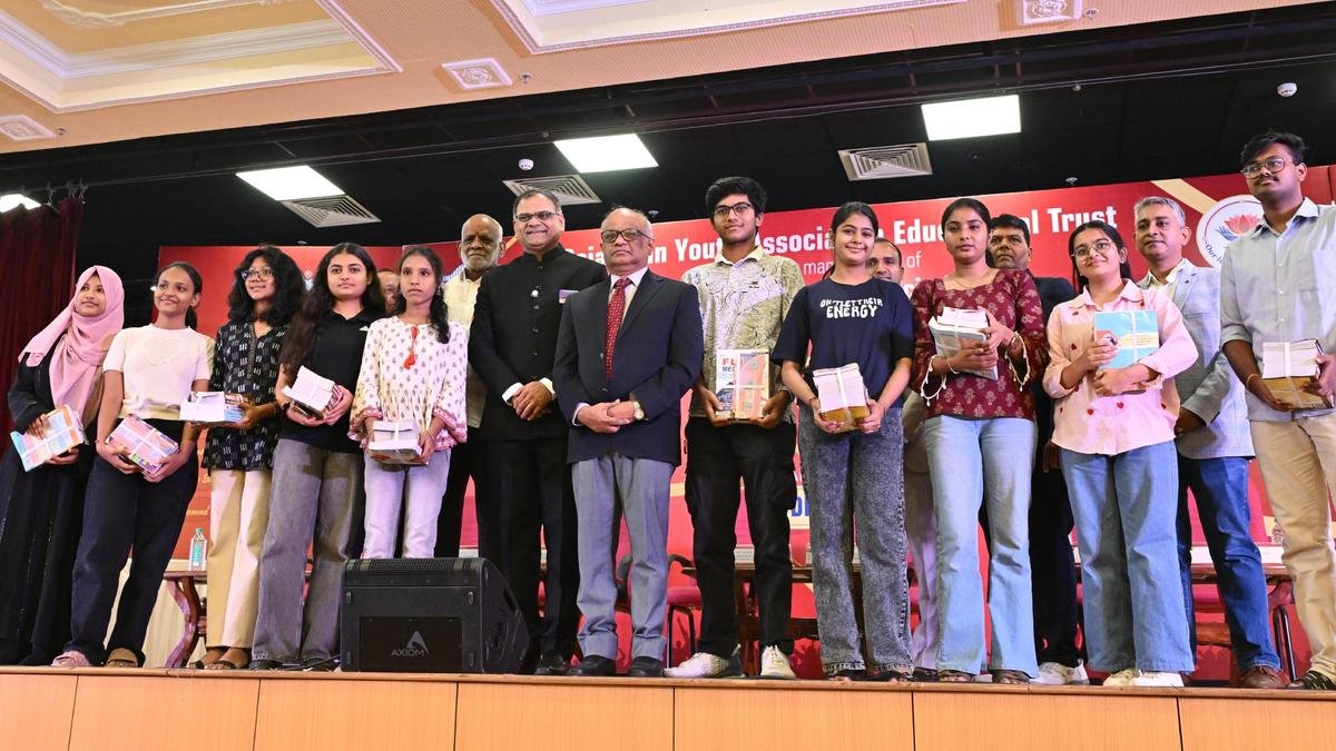 Free textbooks distributed to college students by Rajasthan Youth Association in Chennai