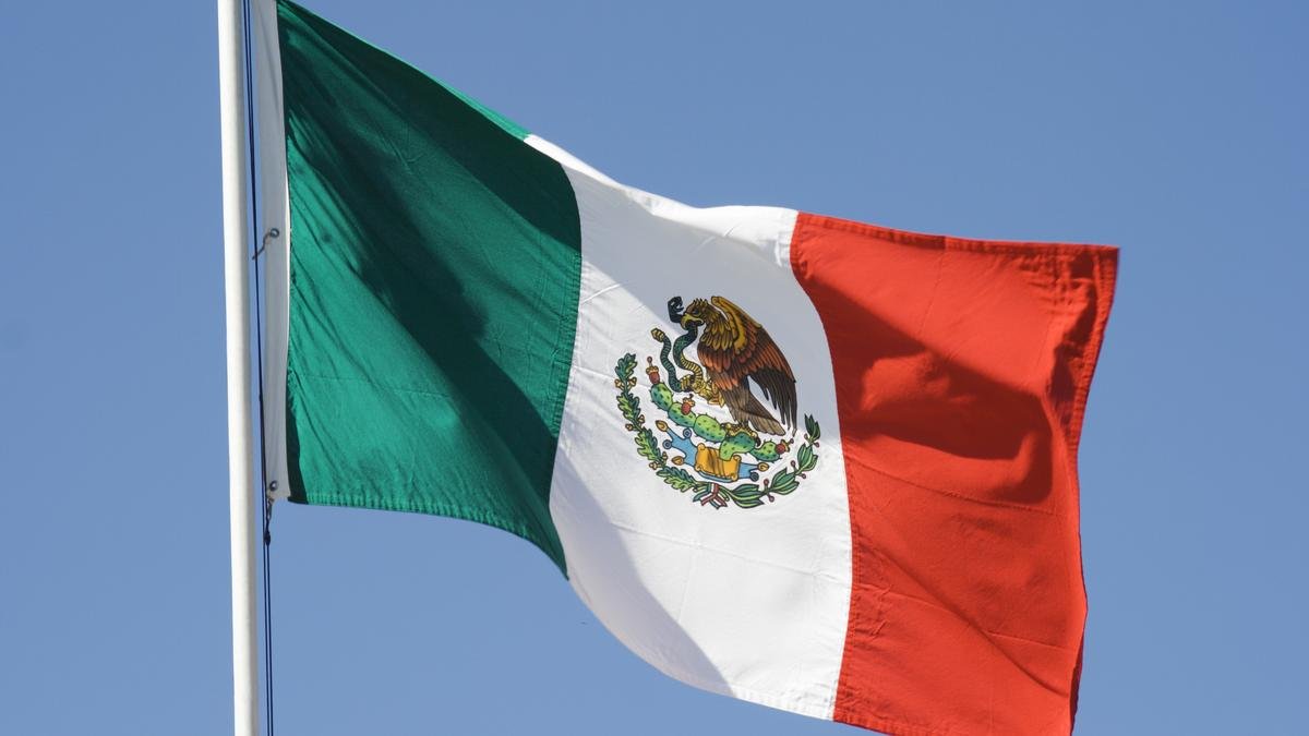 Shooting near Mexico's Presidential palace kills one