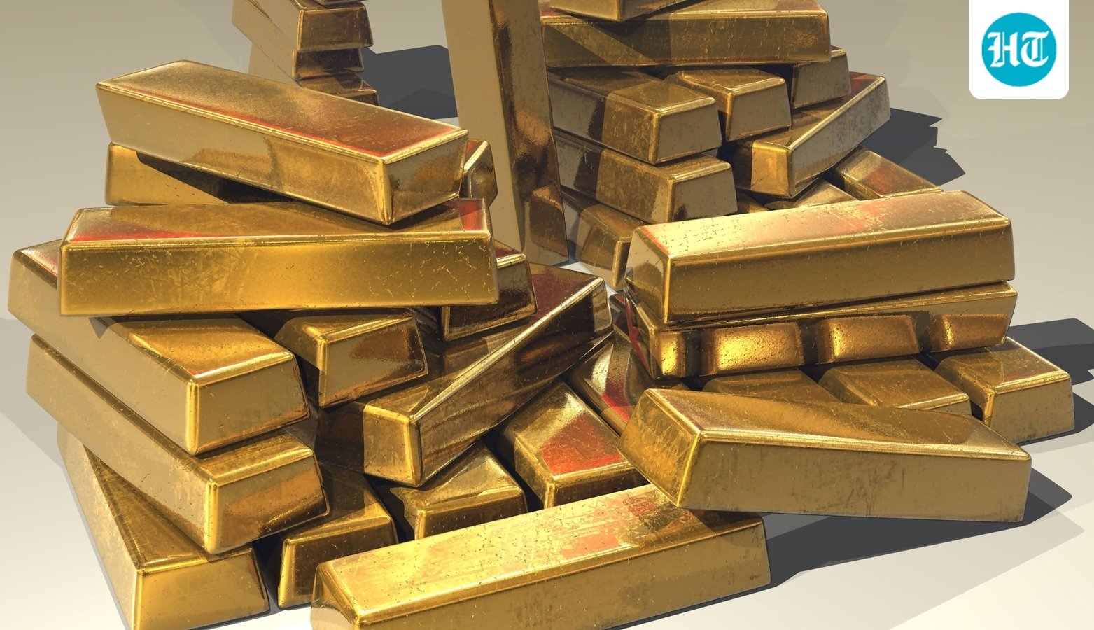 Couple ‘earning  ₹5 lakh a month, having  ₹70 lakh in gold’ feels they’re not rich