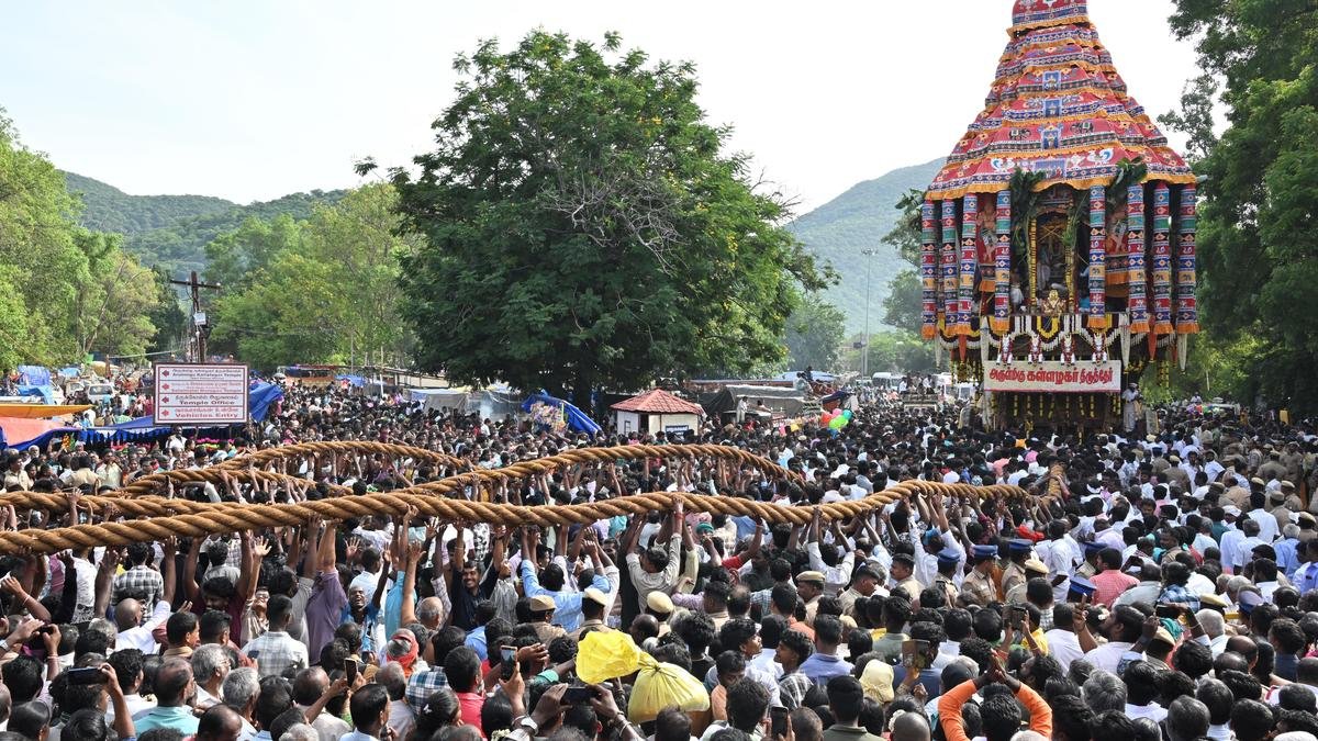‘Adi Ther’ festival at Alagarkoil draws large number of devotees