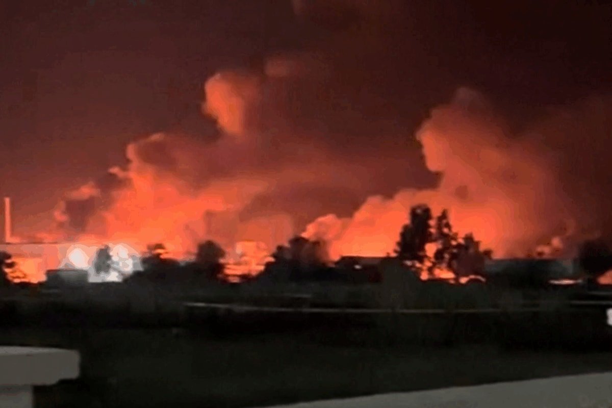 US-Iran War LIVE Updates: US Strikes Hit Iran's Ahvaz Amid Escalating Conflict