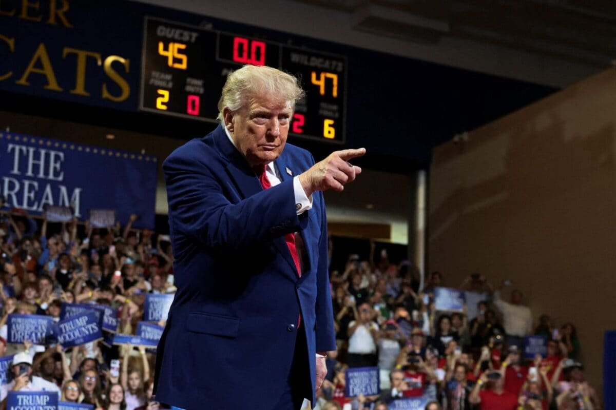 US Launches New Wave Of Iran Strikes After Trump's 'Hit Hard' Warning Over Jordan Attack