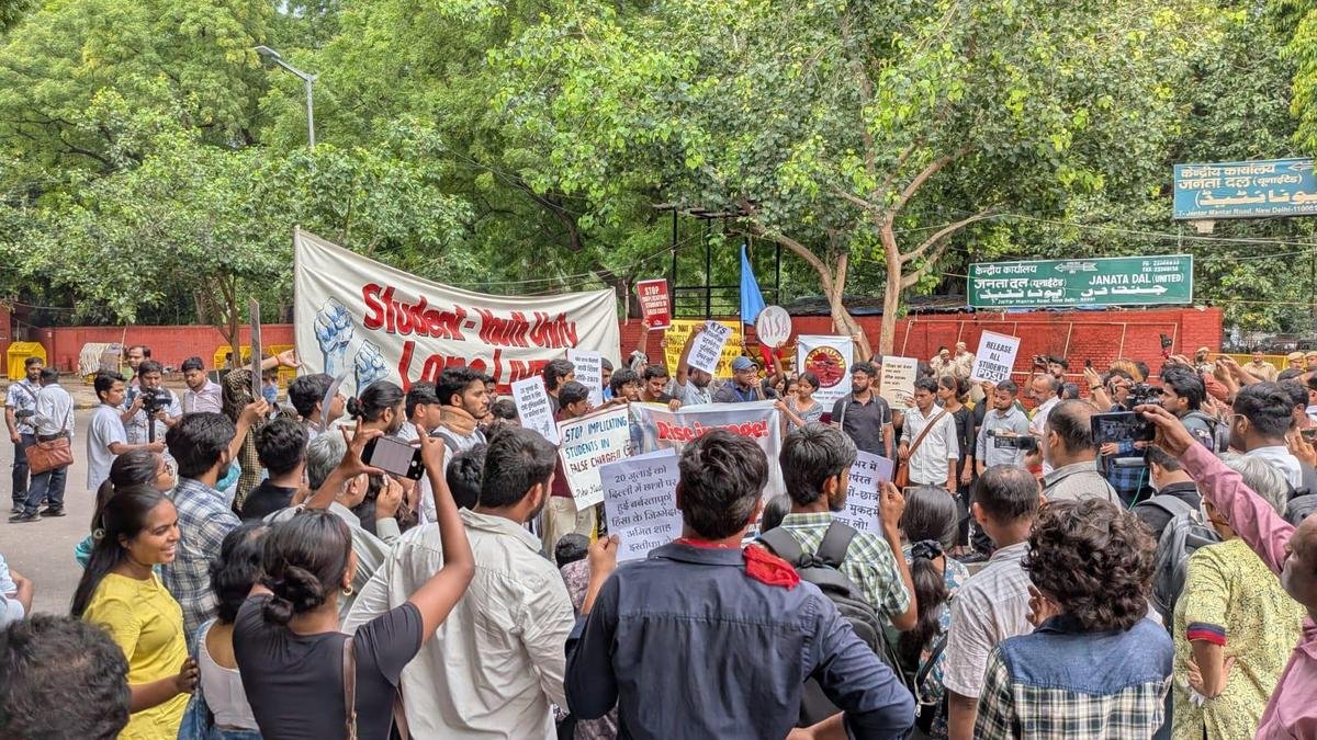 Students return to Jantar Mantar over ‘police crackdown’