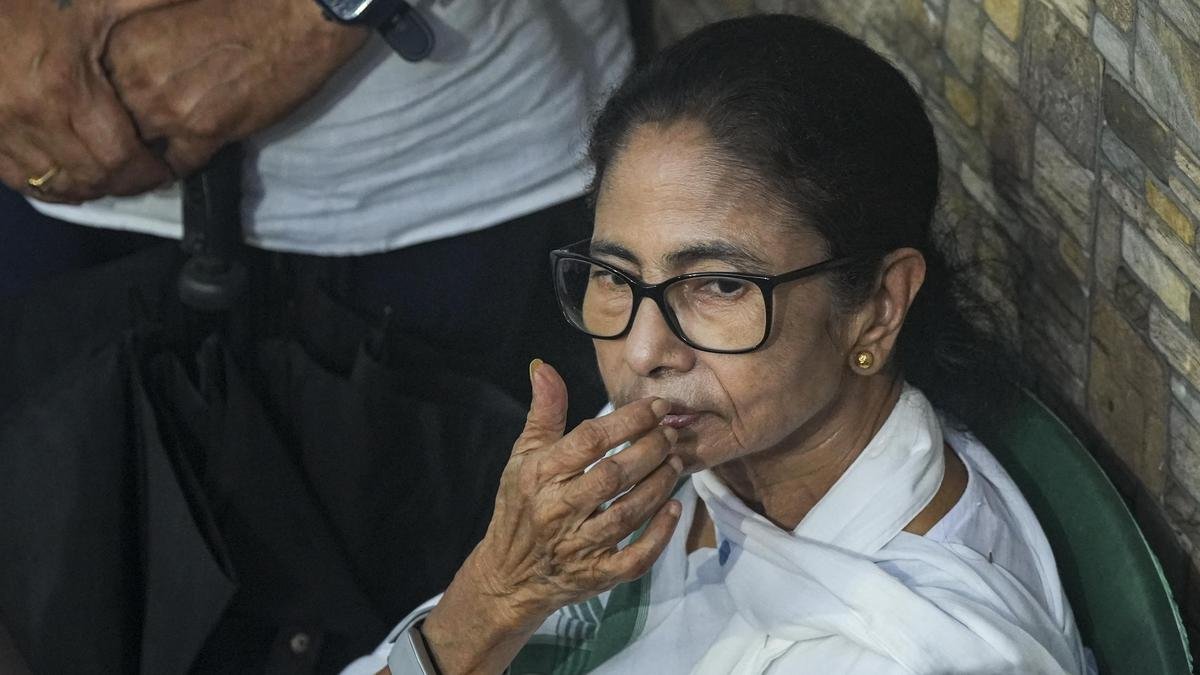 Mamata Banerjee urges EC to conclude 'TMC dispute' inquiry without giving rival camp more time