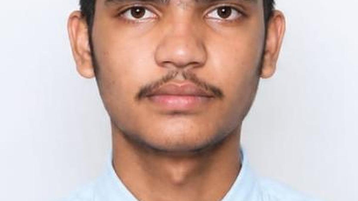 Yadgir student excels in JEE Advanced, NEET and KEA exams