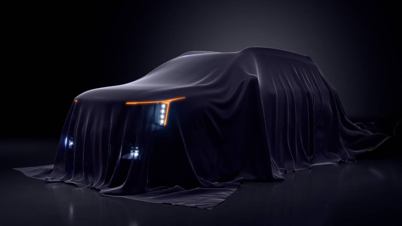 Kia Sorento Hybrid teased! Upcoming Toyota Fortuner rival