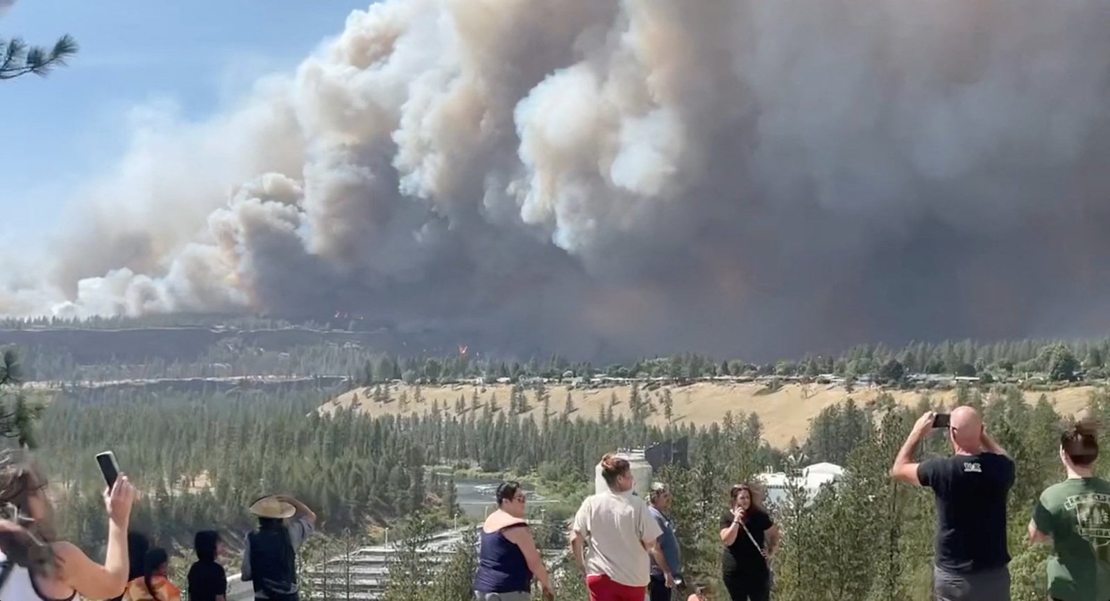 Spokane wildfires force 60,000 to flee in Washington