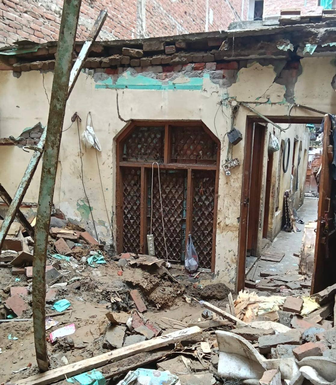 Roof Collapse Kills Couple, Landlord Booked for Negligence