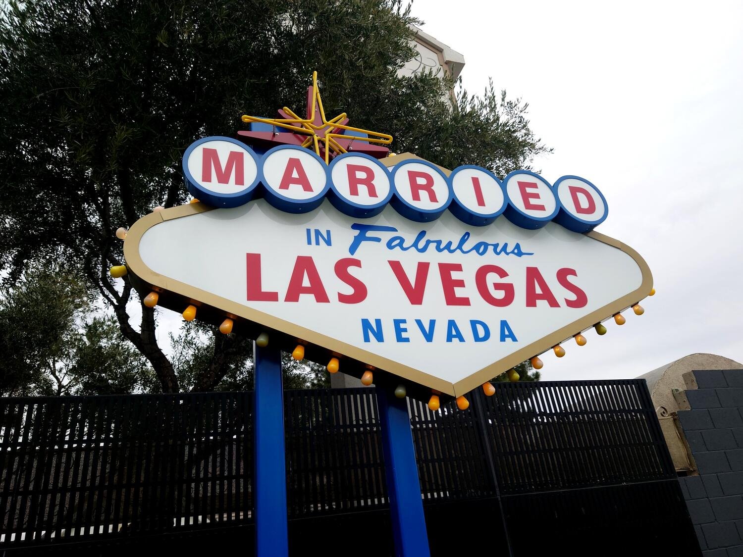 Las Vegas woman married numerous men for casino cash in bigamy scam, authorities say