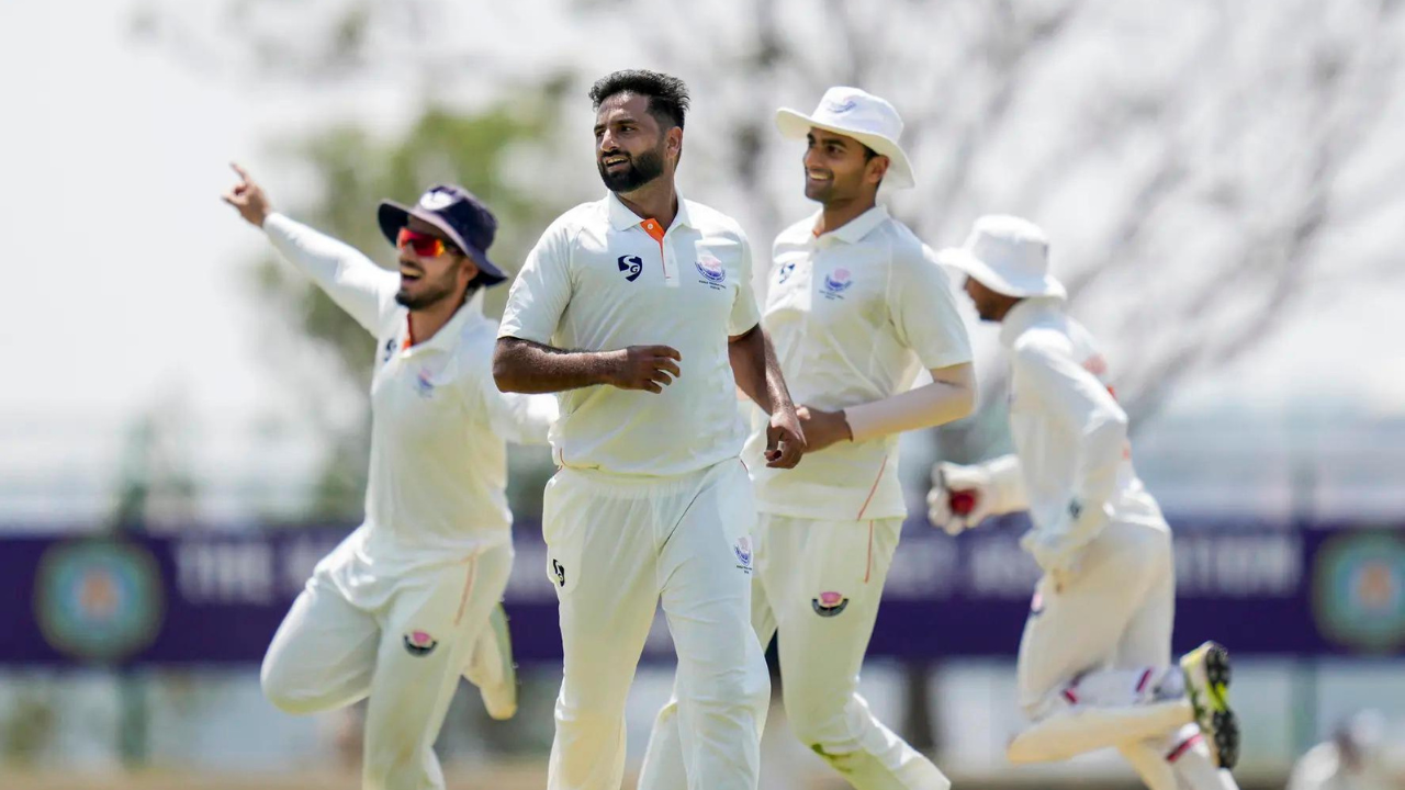 'Auqib Nabi shouldn't have come in as a replacement': Ex-cricketer on India squad