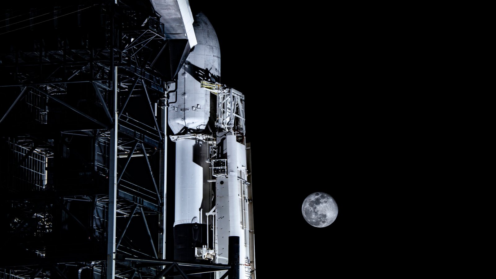SpaceX's wandering Falcon 9 rocket has crashed into the moon