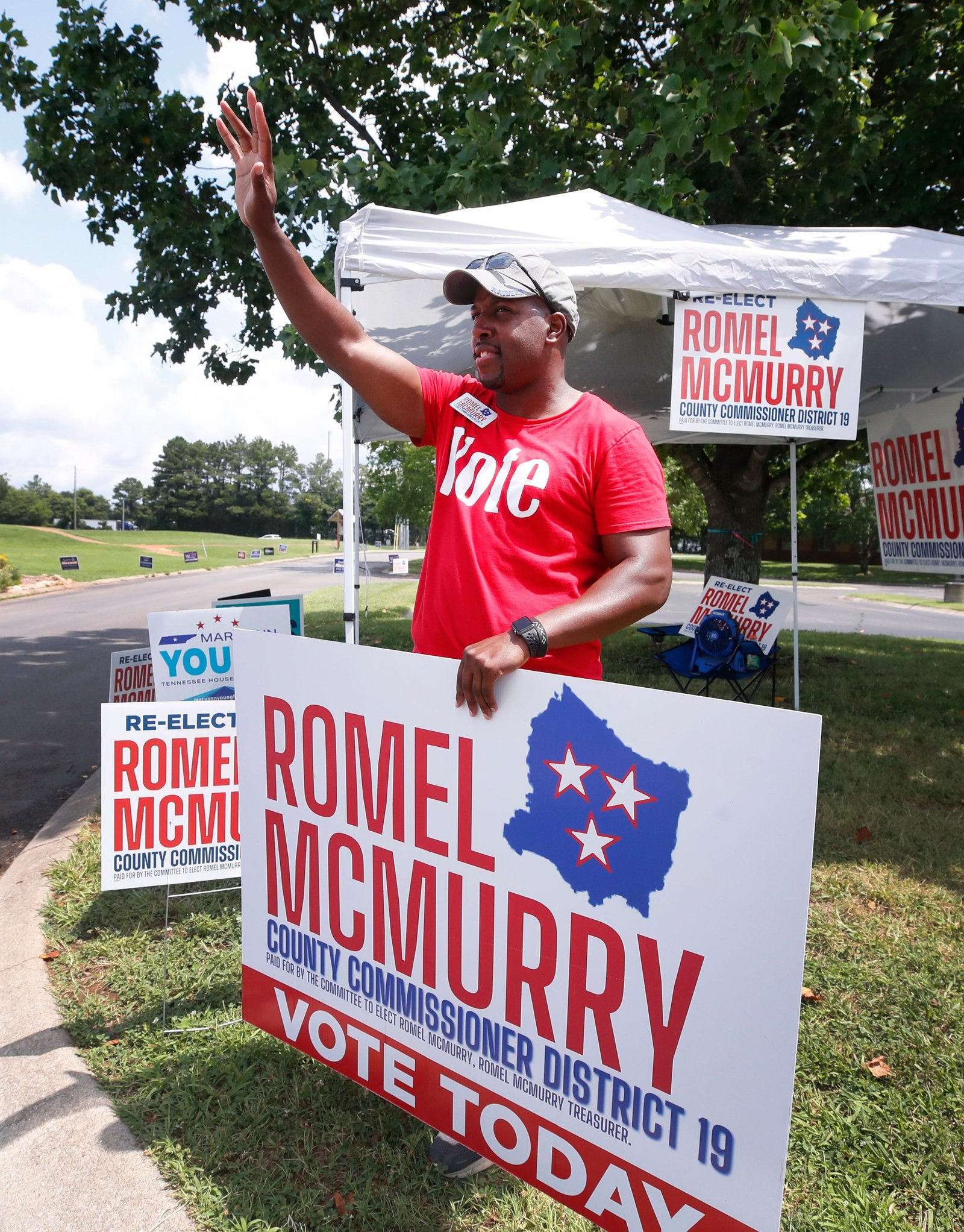 Rutherford Co. candidates facing sign theft charges take early lead