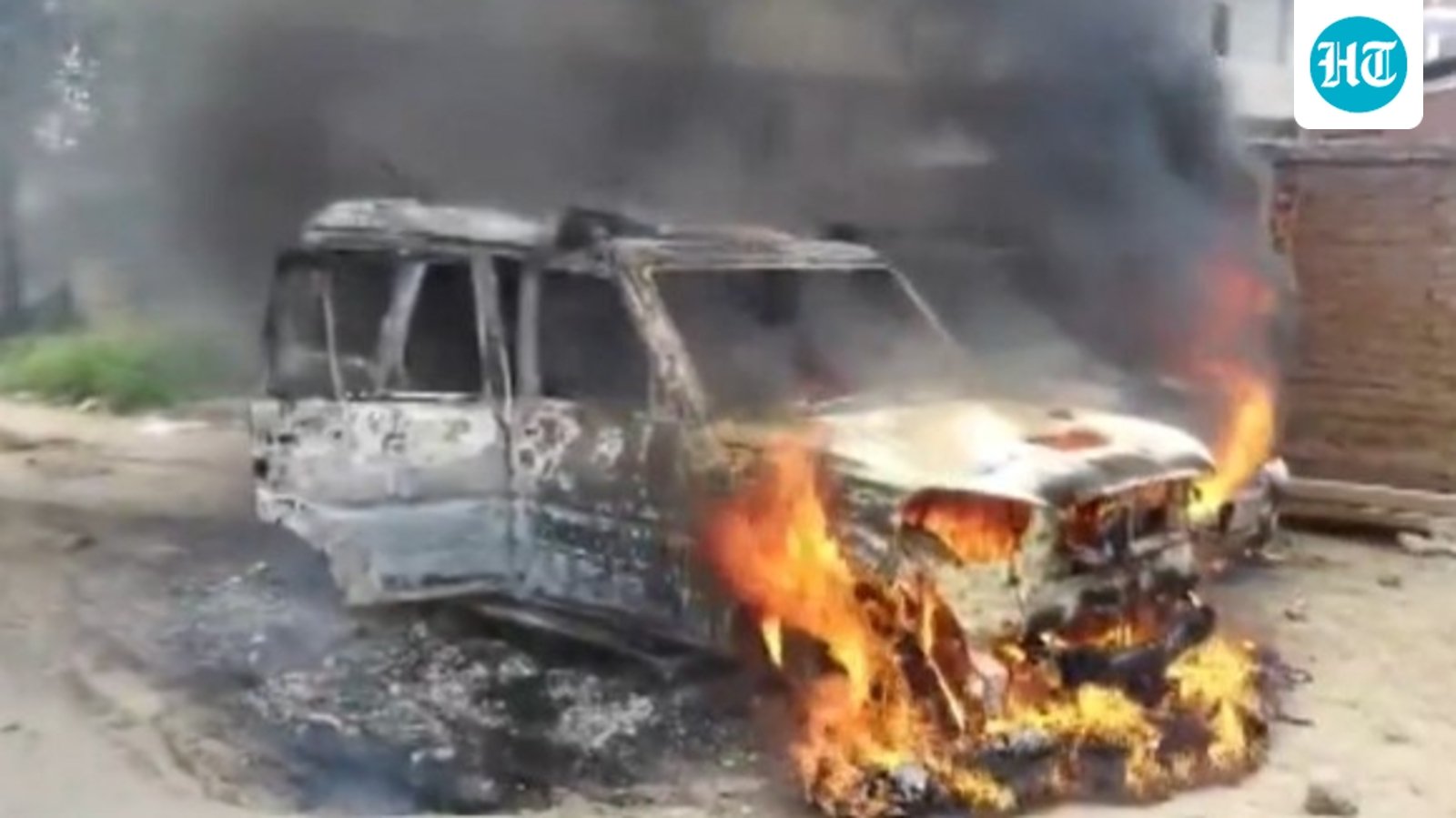 Vehicles torched, stones pelted as violence breaks out in Patna over man's death in road accident