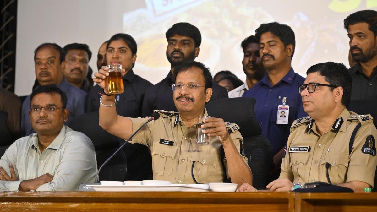 Hyderabad-FAST seizes over 25,300 kgs of cloves, fennel seeds and other spices adulterated with dyes, synthetic colours and talcum powder