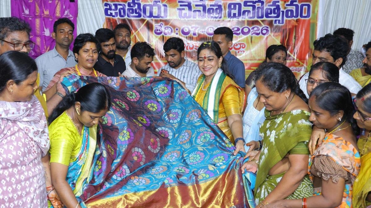 Home Minister celebrates National Handloom Day with weavers at Payakaraopeta
