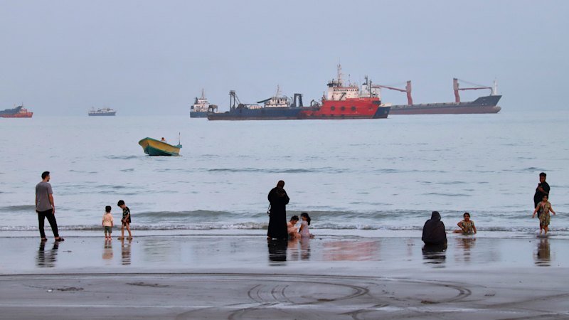 Iran makes dramatic new demands around Strait of Hormuz