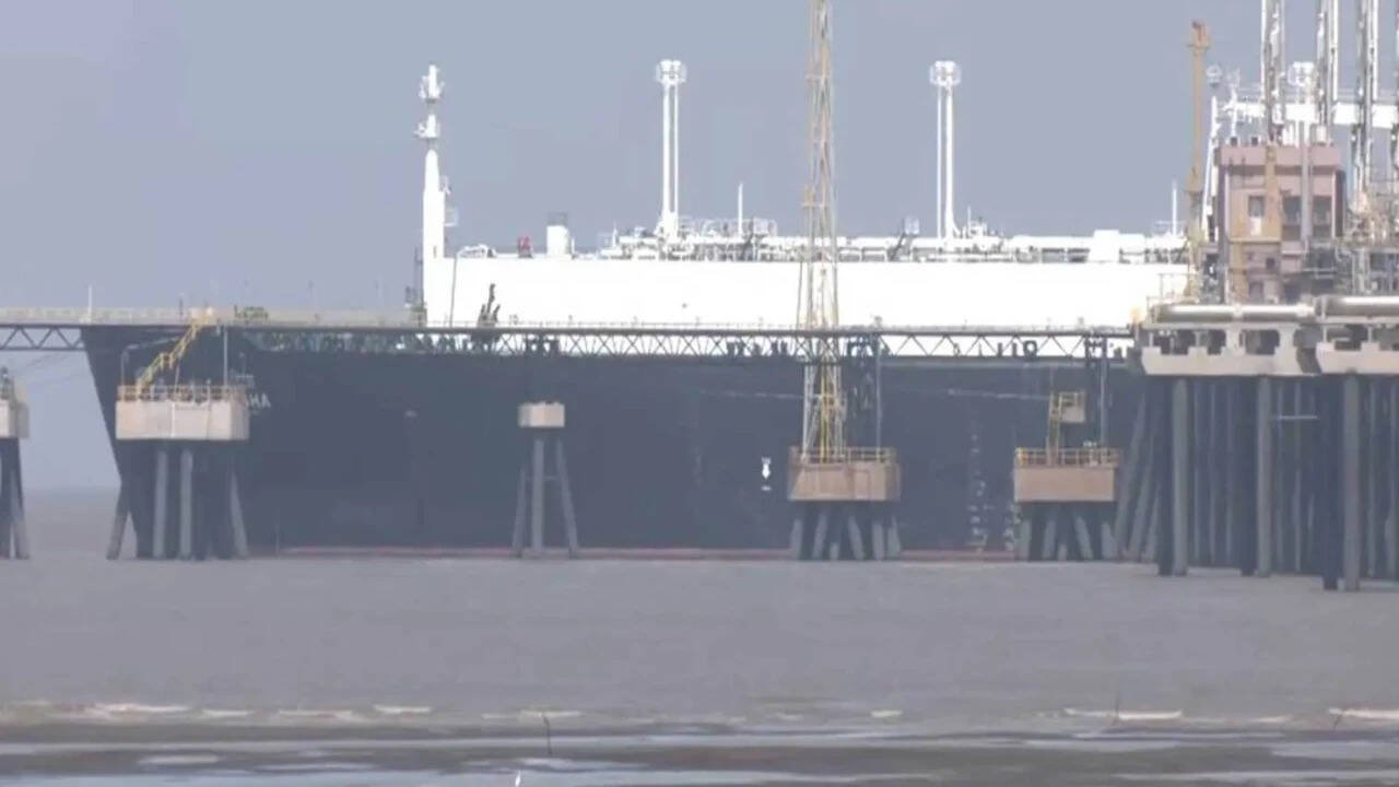 India diversifies energy sourcing amid geopolitical risks; taps 15 countries for LNG, 41 for crude