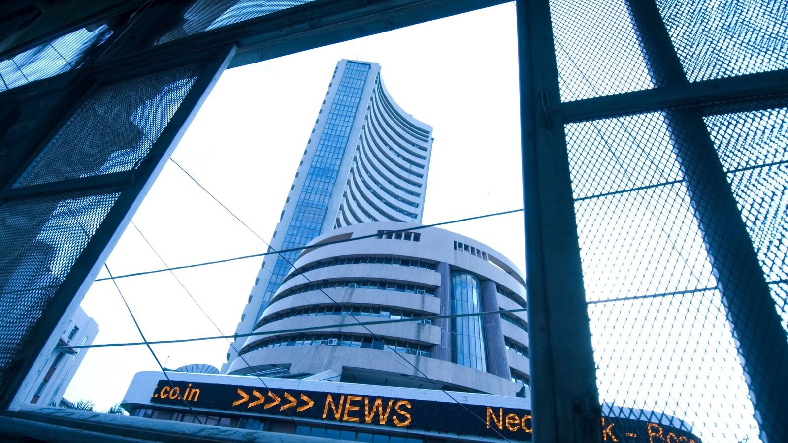 Top Gainers & Losers on 10 August: Hitachi Energy, Paytm, Titian, BSE, BEML, Lenskart among top gainers