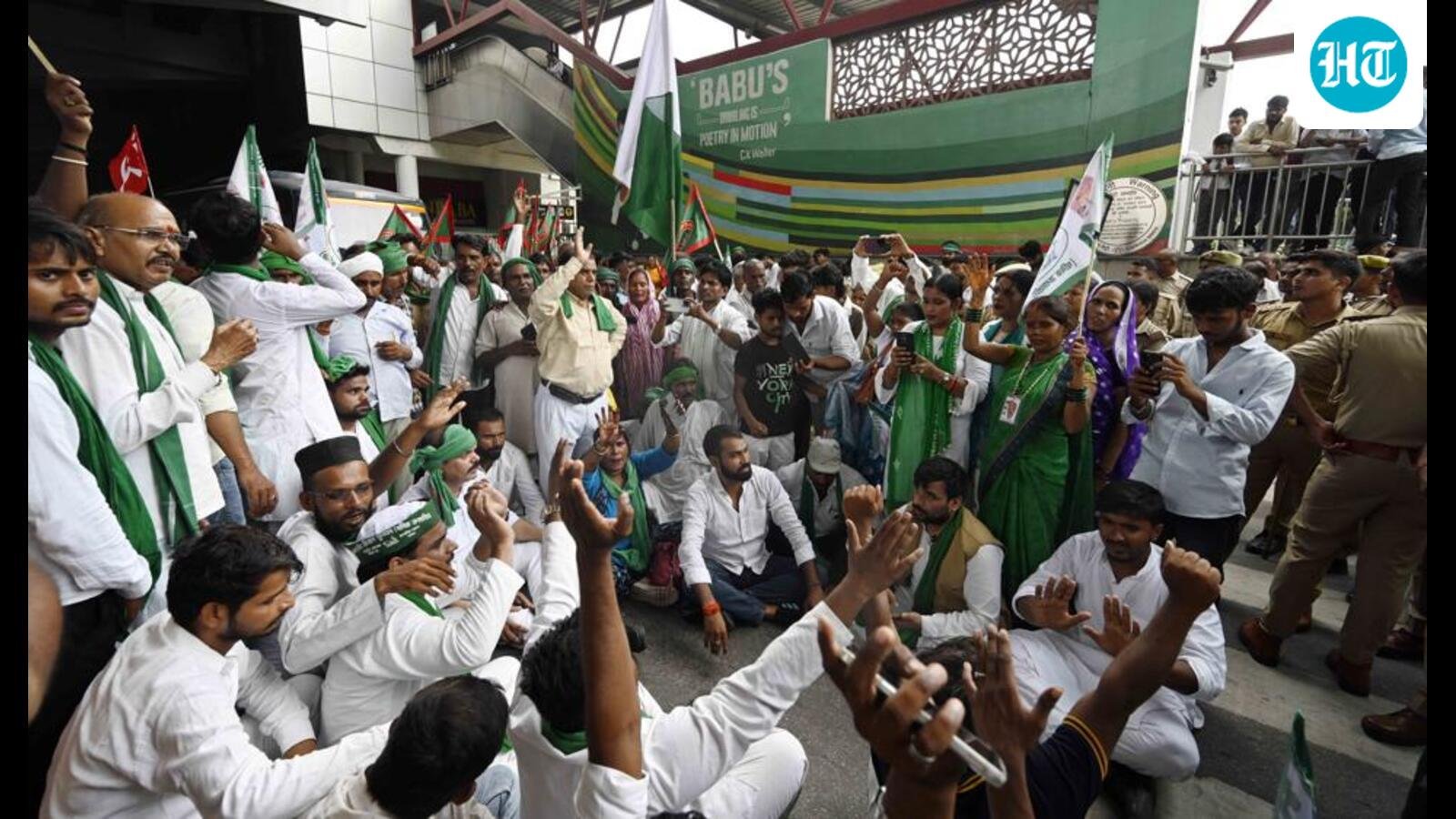Lucknow: Farmers, workers take to streets over demands