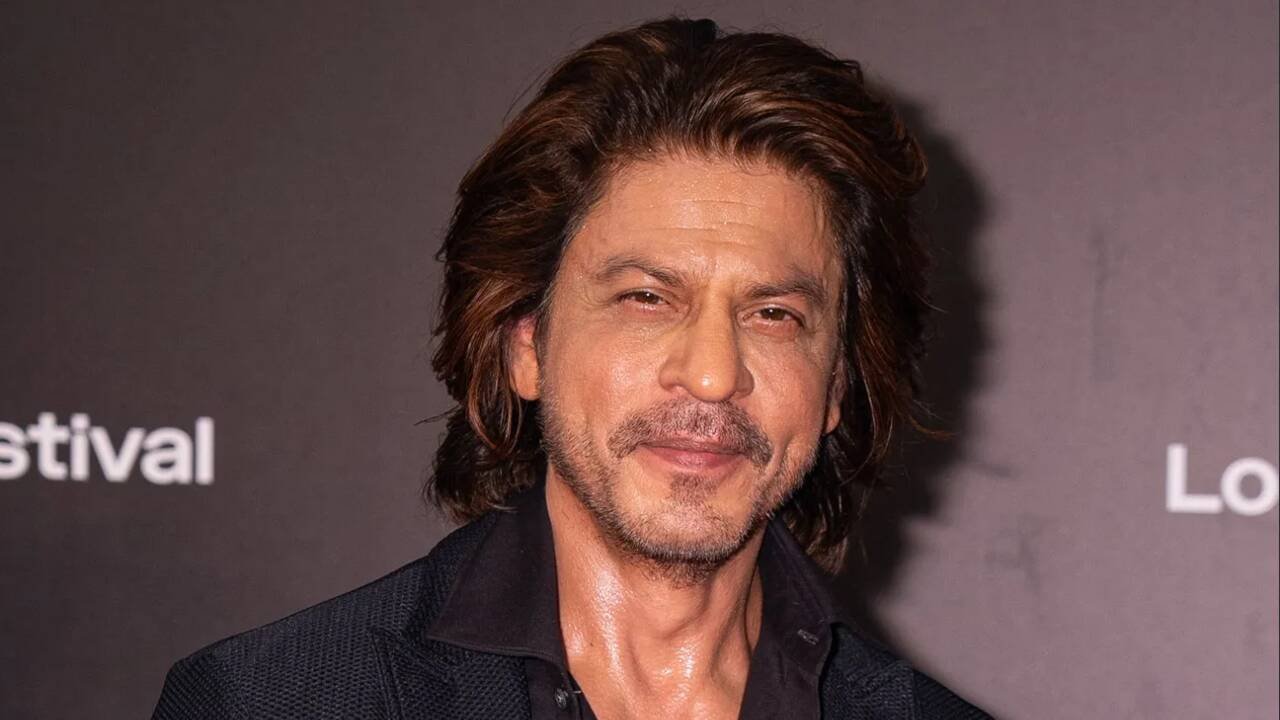 Shah Rukh Khan's witty response about his voluminous hair at 60 leaves people in splits