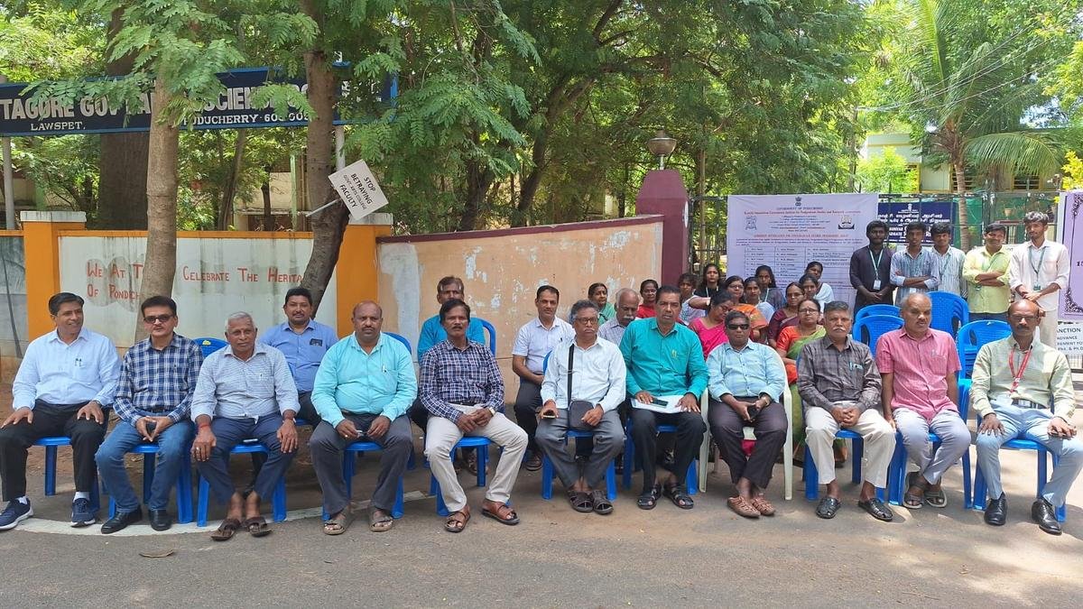Government college teachers in Puducherry seek withdrawal of G.O. on Career Advancement Scheme