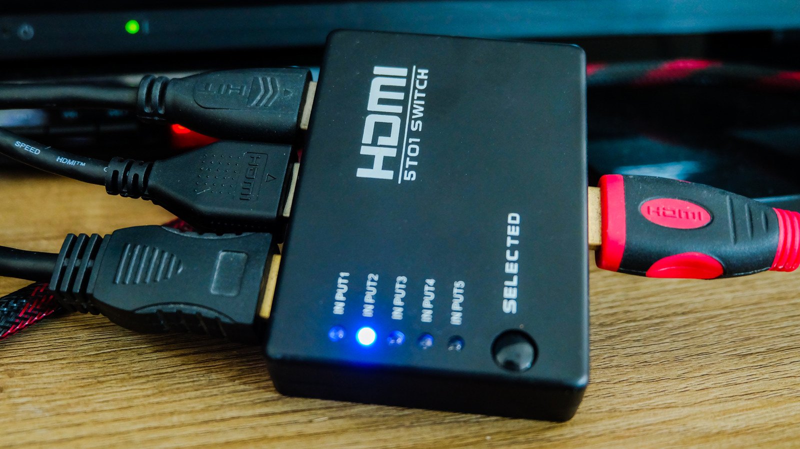 HDMI splitter vs. HDMI switch: How are they different?