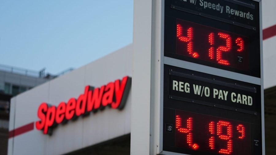 GasBuddy: Average gas price reaches record high for this time of year 