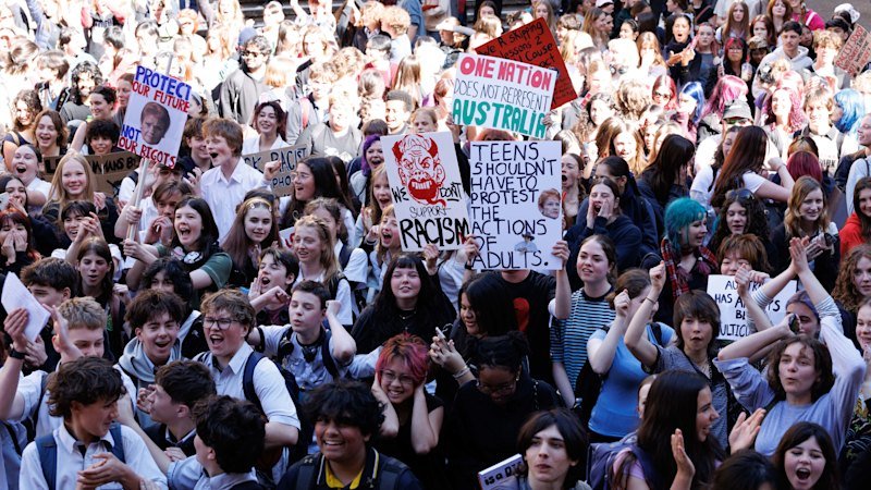 Students ignore warnings to stay in class to rally against Hanson